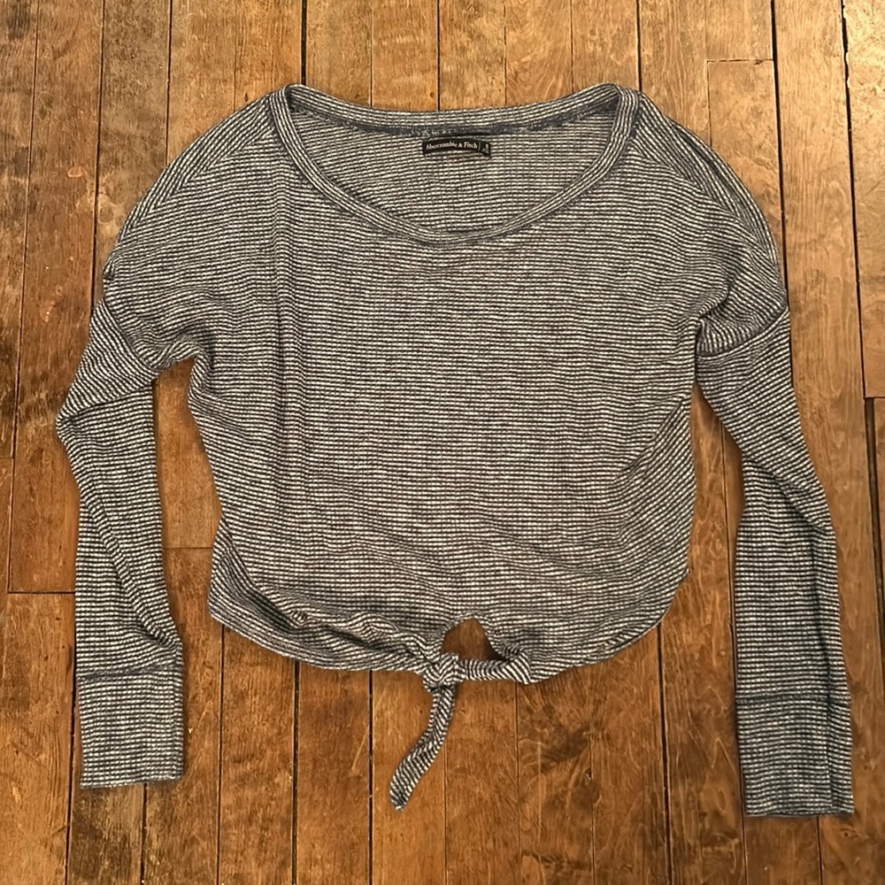 Abercrombie & Fitch Size Small Blue and Cream Long Sleeved Shirt